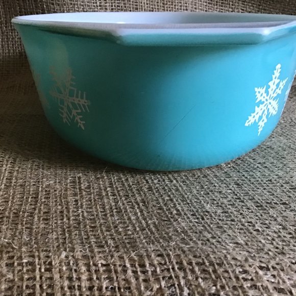 Vintage Pyrex Turquoise Snowflake Oval Dish - Picture 6 of 13
